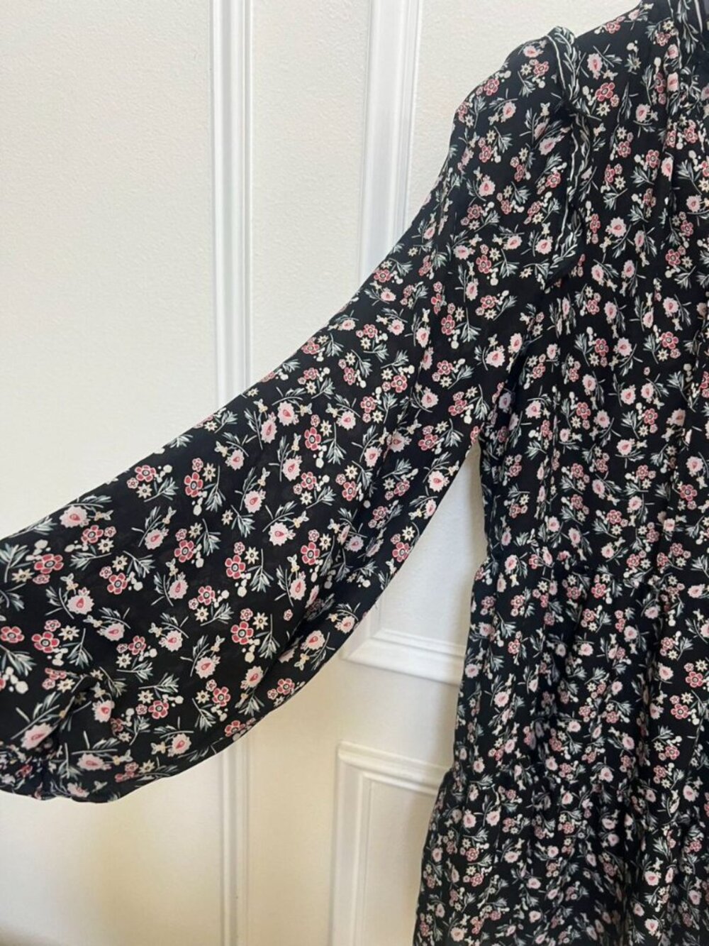 Max Studio Black V Neck Balloon Sleeve Floral Bohemian Casual Mini Dress - Picture 4 of 11